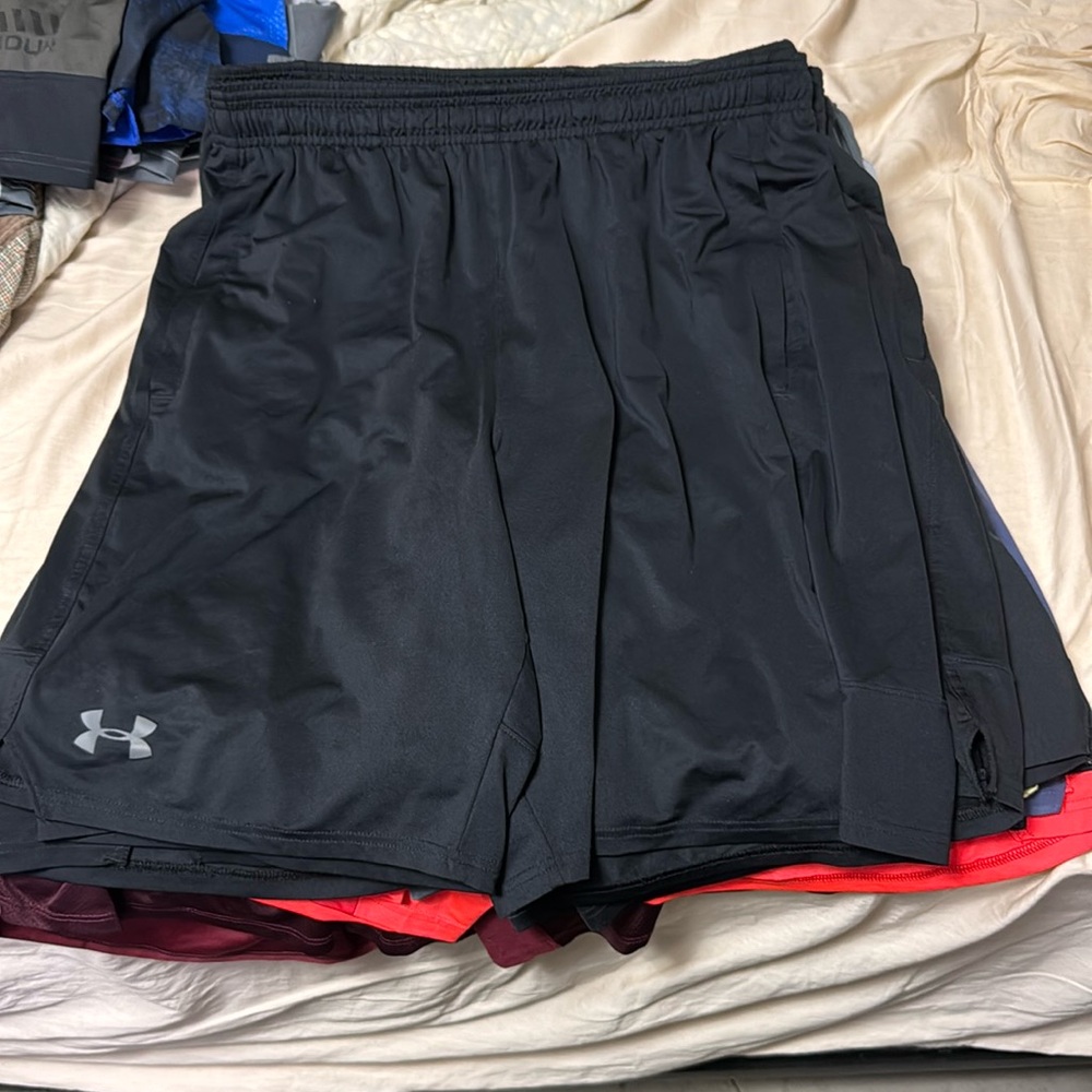 Under armour stretch shorts 1351805 all black
